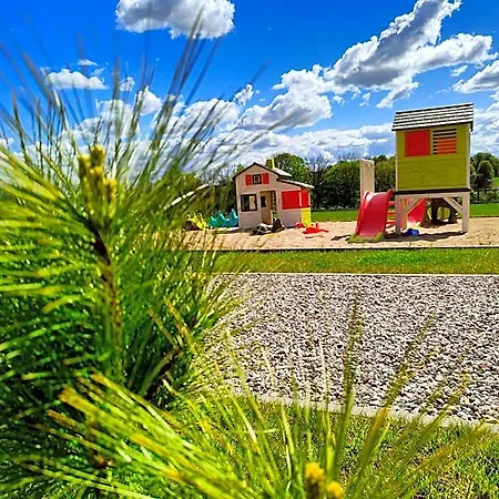 Gizycko-zywki, Masuria Village, Caloroczne Z Widokiem Na Jezioro * Круклянки